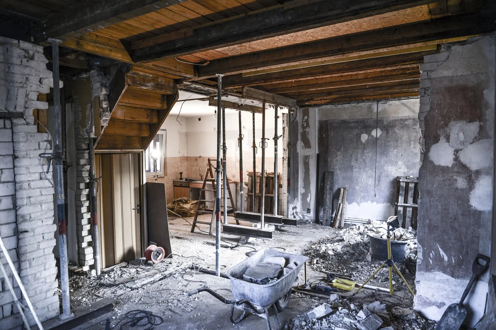 Auch am Bau gilt: Im Probemonat gibt es volles Gehalt, keinen Probe-Preis