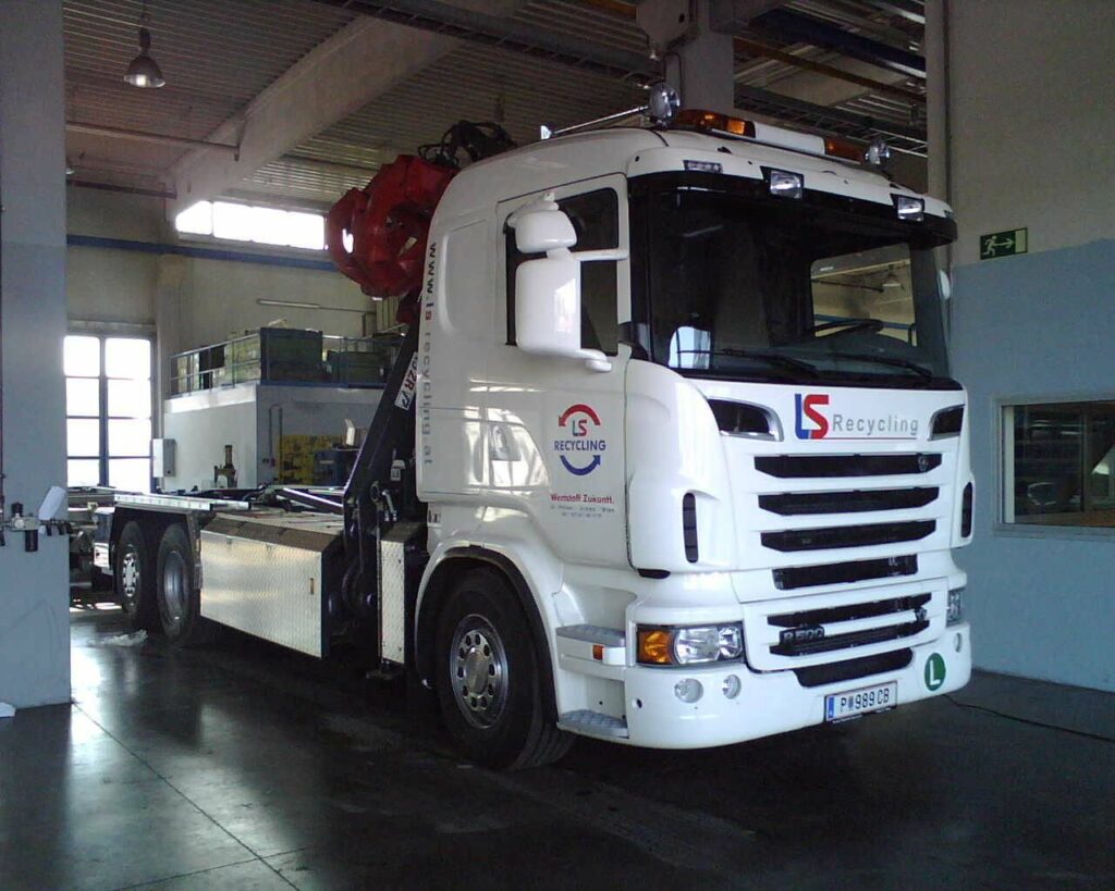 Hakenwagen von L&S Recycling
