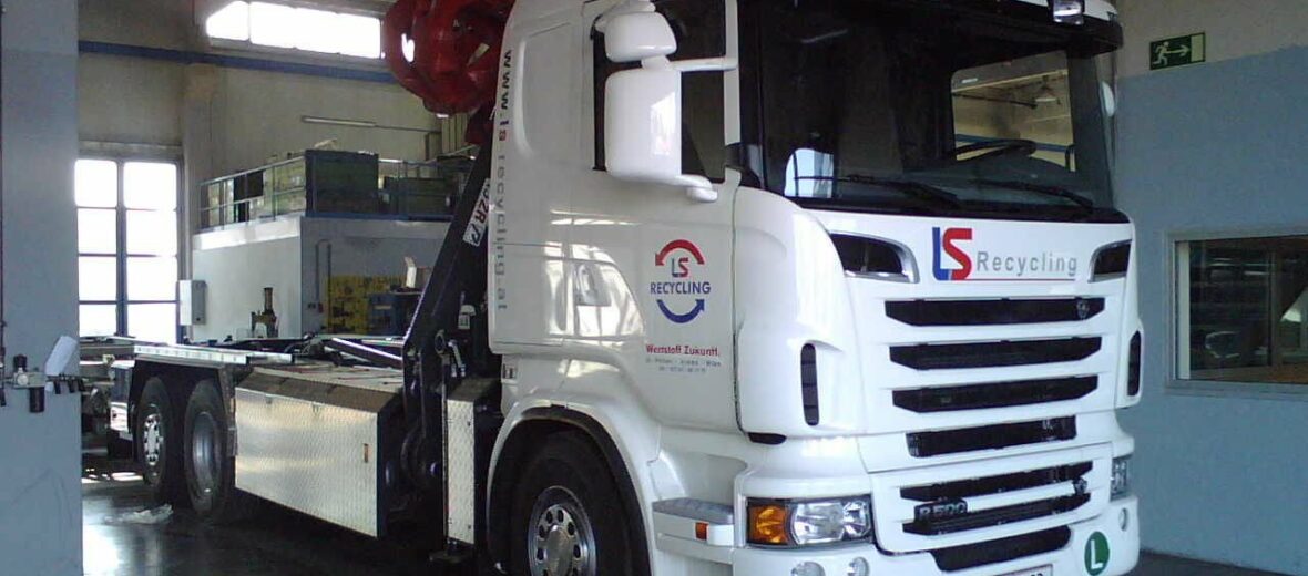 Hakenwagen von L&S Recycling