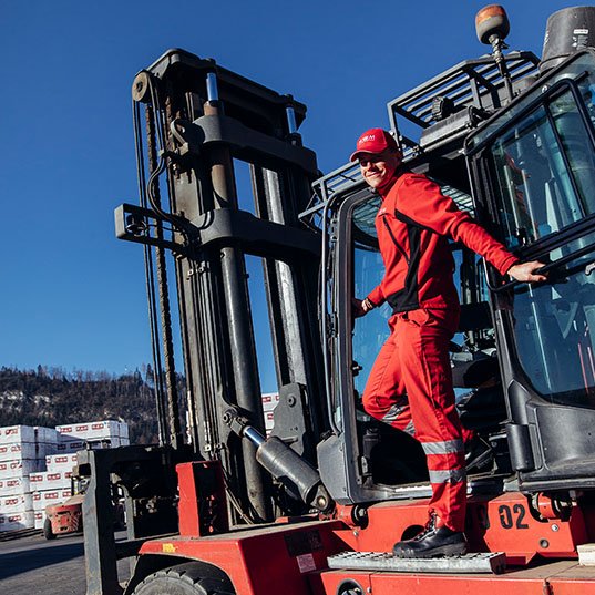 Staplerfahrer – Mayr-Melnhof Holz Gaishorn