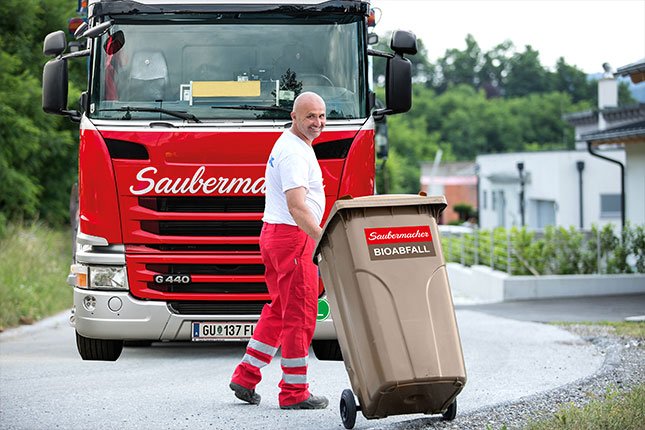 Müllabfuhr-Tour mit dem Saubermacher-LKW