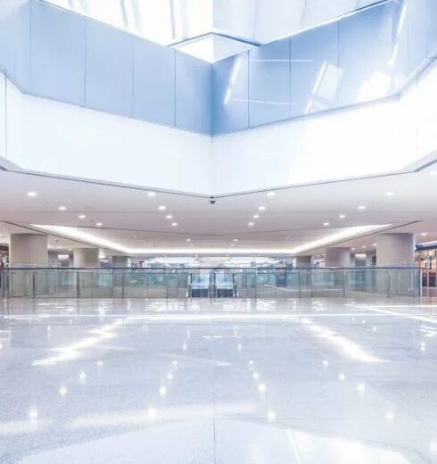 SIMACEK Facility Management Group GmbH – Reinigung Einkaufszentrum